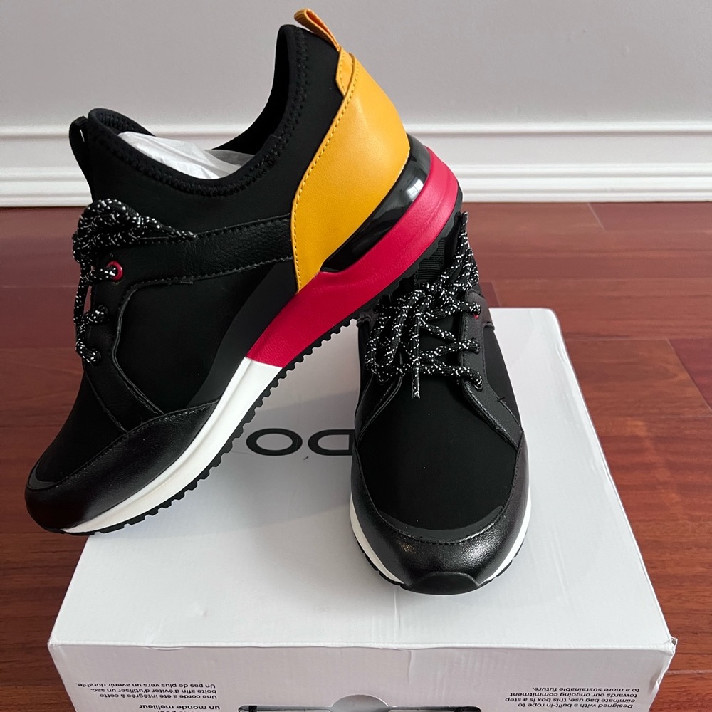 BRAND NEW, never worn. I ordered wrong size and missed return window.